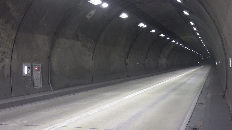 草津伊賀線（三雲トンネル）補助道路修繕工事