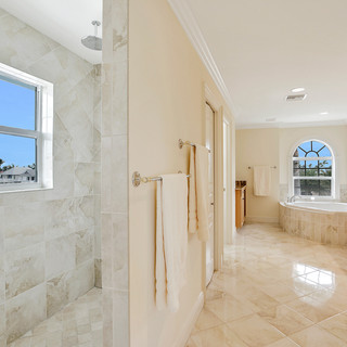 Master Bath.jpg