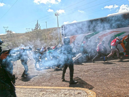 DENUNCIAMOS LA REPRESIÓN Y VIOLENCIA HACIA LOS JÓVENES NORMALISTAS DE AYOTZINAPA GUERRERO