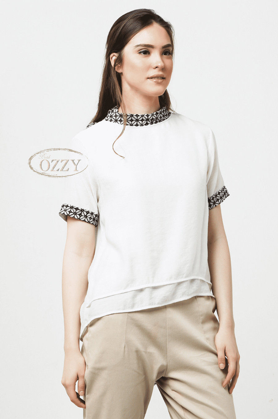 Thumbnail: Pekalongan Pinguin Blouse
