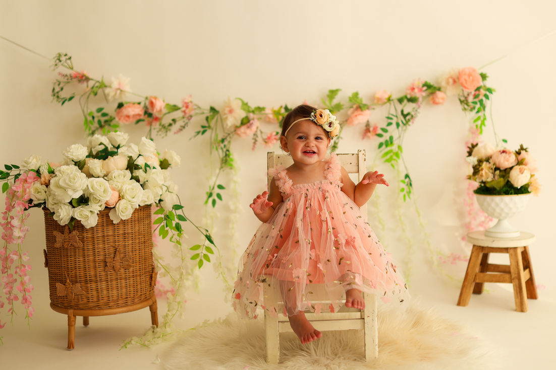 Precious Floral Cake Smash Birthday - In studio- Mesquite, TX
Candice Coffey Photography