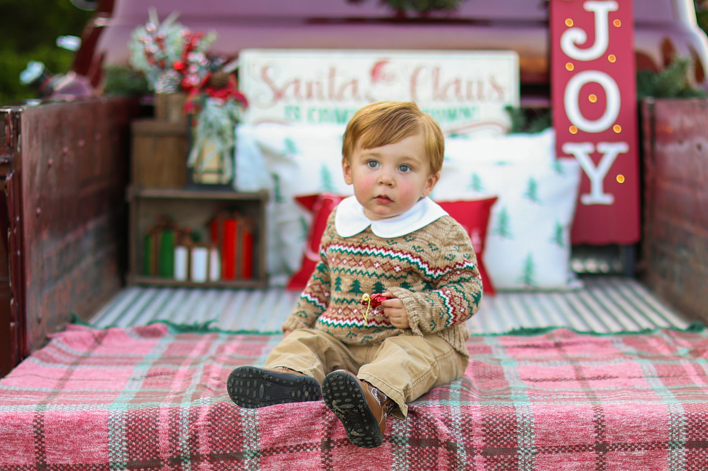 Candice Coffey Photography- Christmas Vintage Truck Family Portraits.