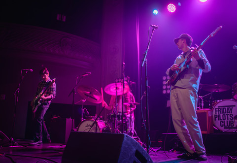 Sun Casino opening up at Circa Waves Concert - May 8, 2025 - San Francisco, CA