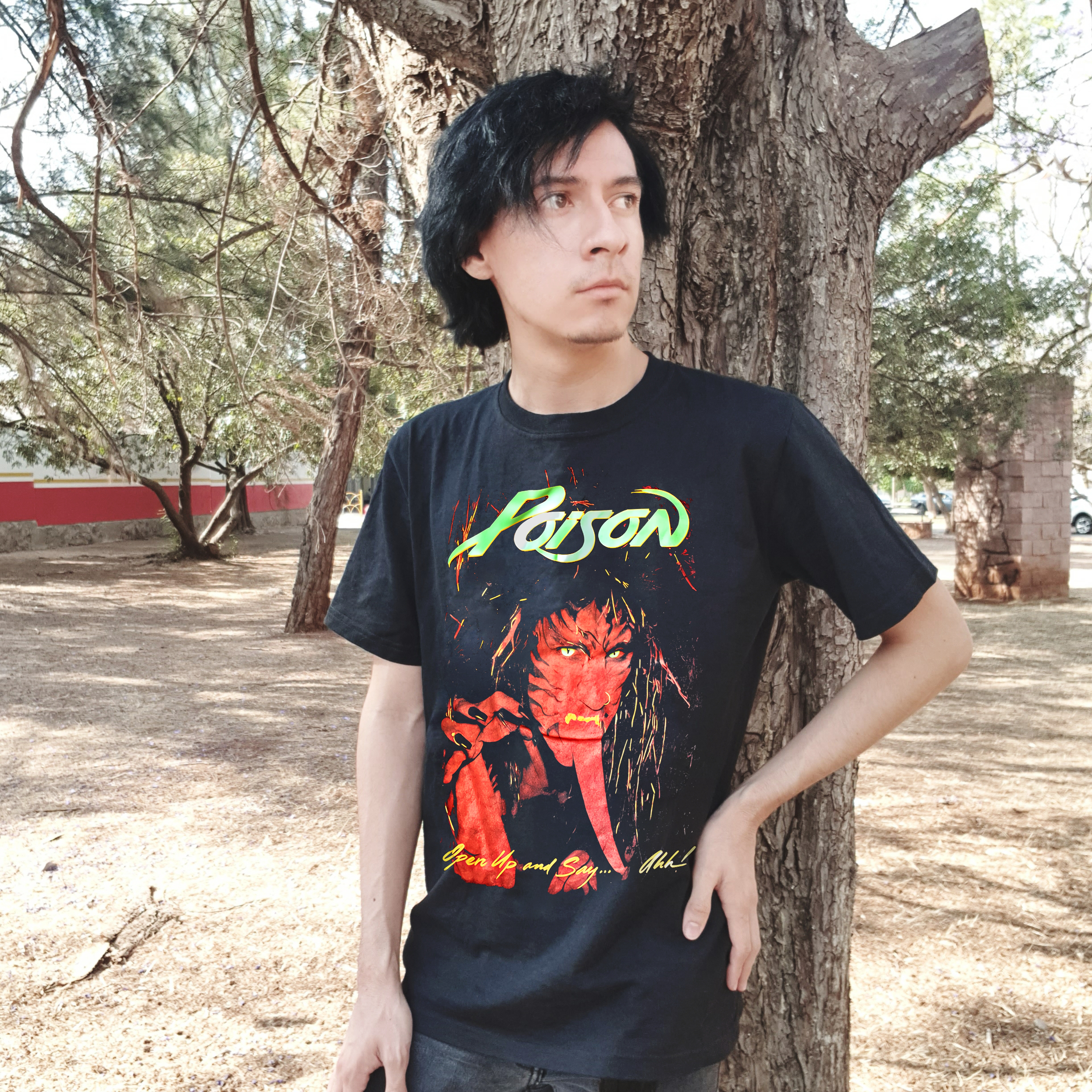 Playera Poison "Open Up and Say... Ahh!"