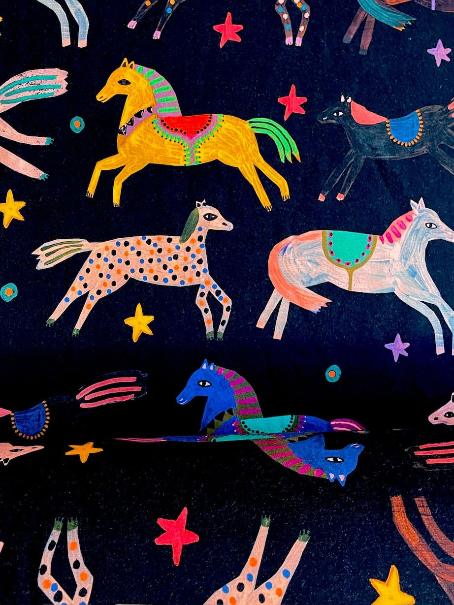 Miniaturbild: Meterware Kuschelsweat extra breit "CIRCUS HORSES" schwarz bunt