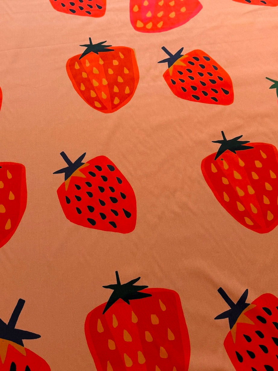 Miniaturbild: Meterware leichte Webware Baumwolle "BIG STRAWBERRY DREAM" terracotta