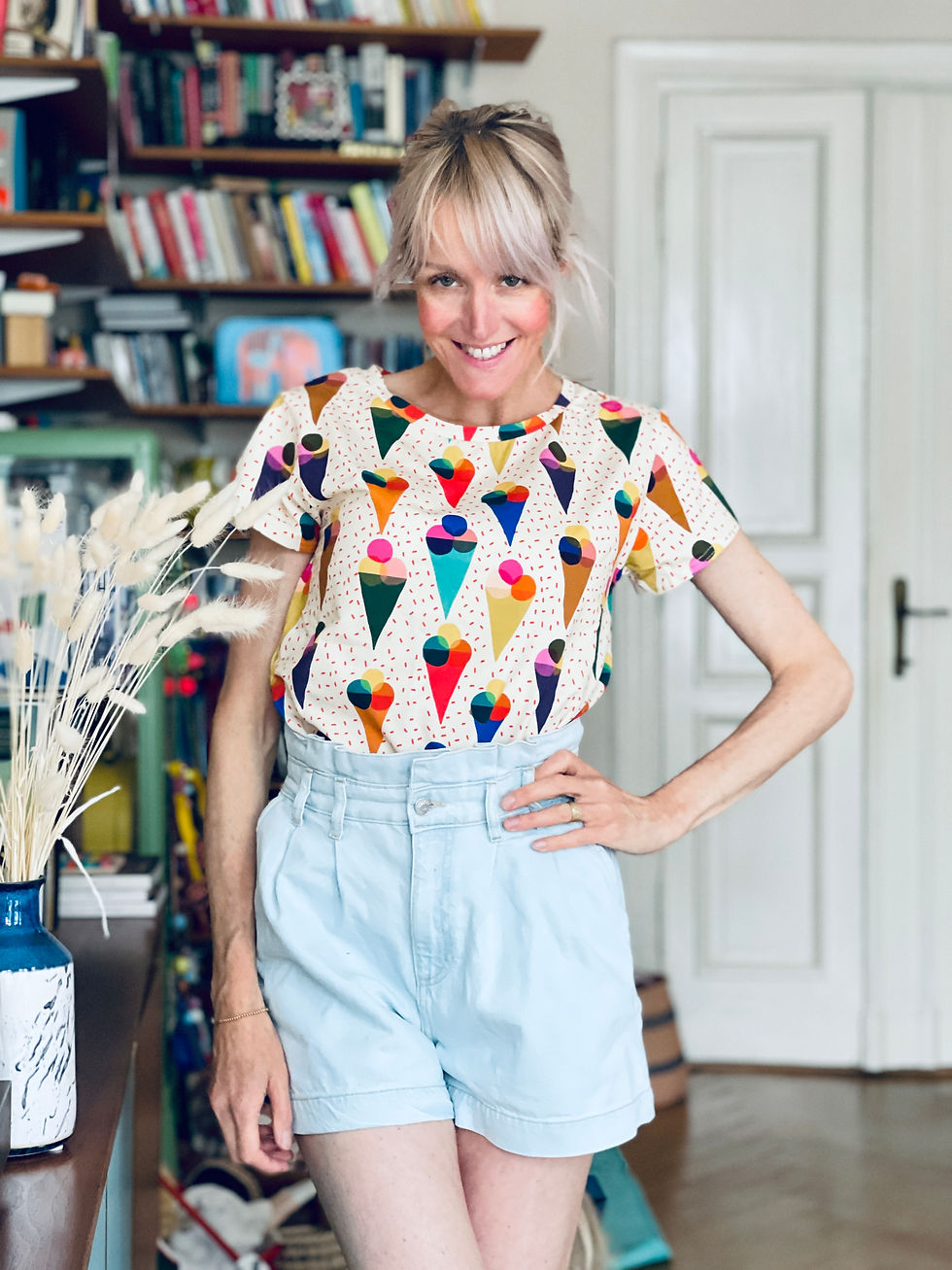 Miniaturbild: Shirt Sunshine lässig "HEIß AUF EIS" creme bunt