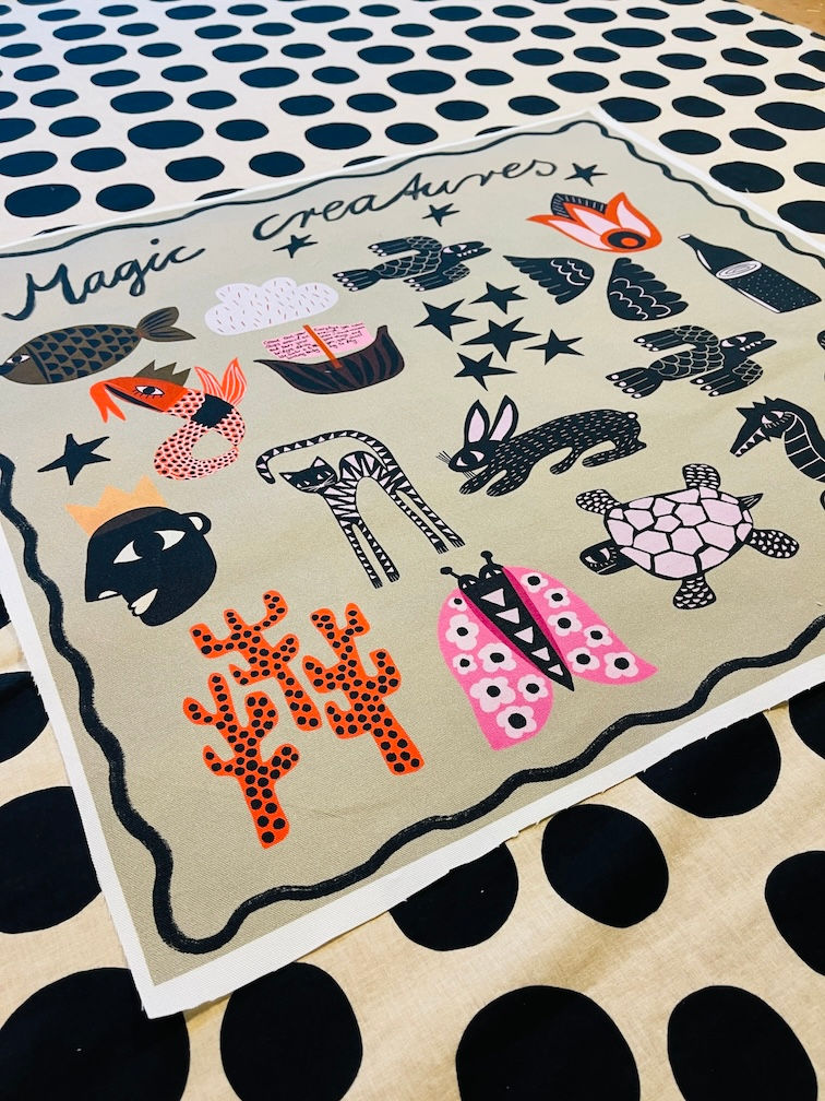 Miniaturbild: !Canvas Patches Panerl "MAGIC CREATURES" schwarz bunt Upcycling