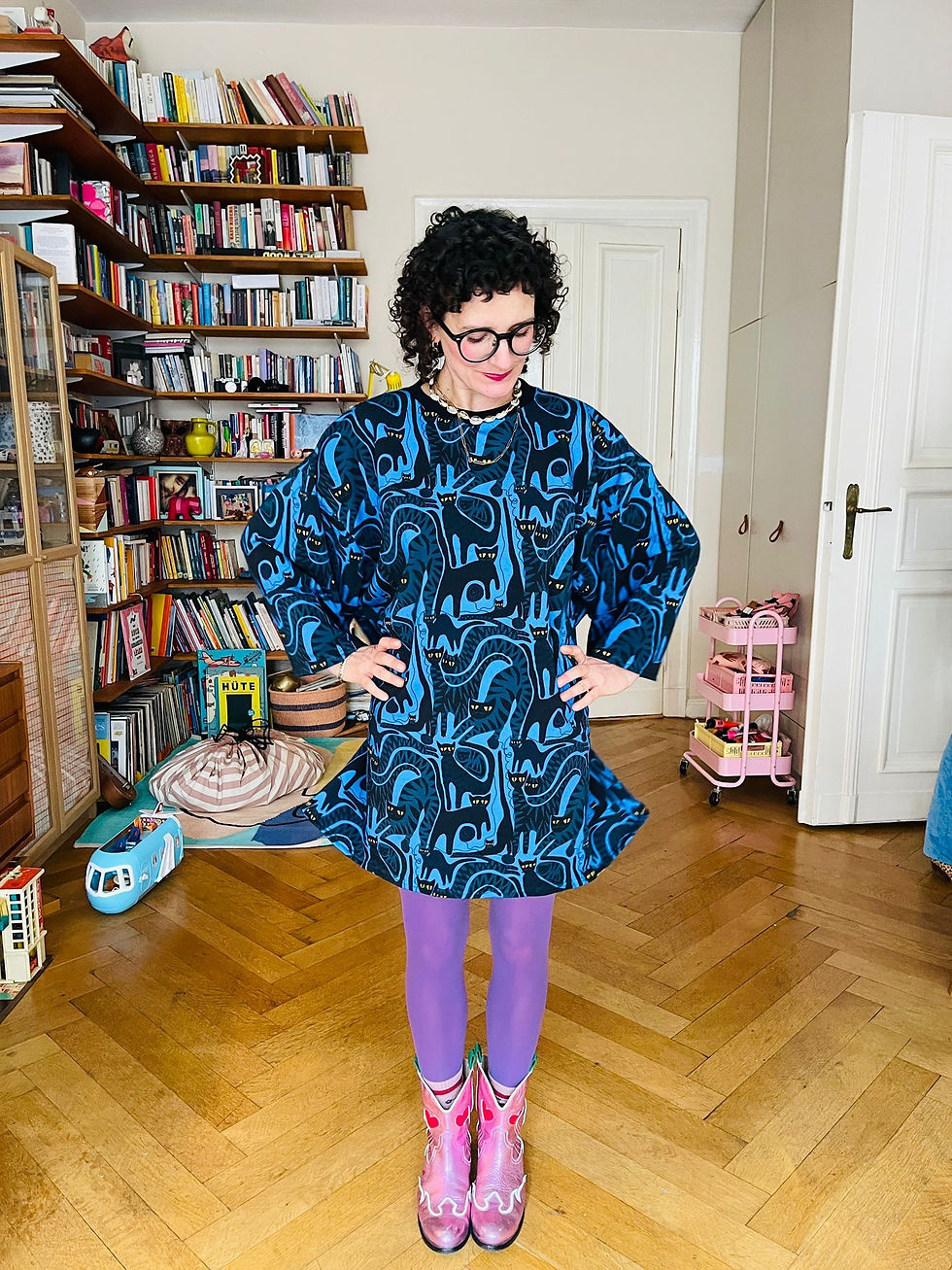 Miniaturbild: ONE LOVE Kleid "CATS BY NIGHT" aus Sweat