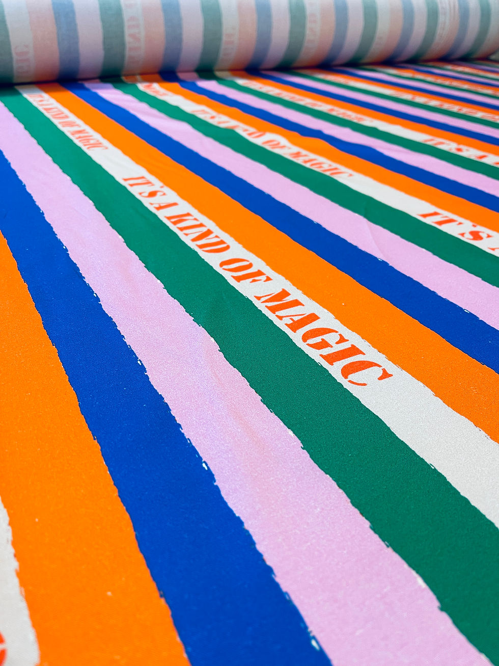 Sale 40! Meterware Sommer leichte Webware BW "IT'S A KIND OF MAGIC" Streifen