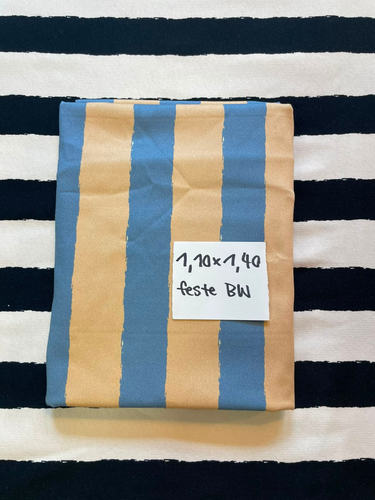 Stoffrest 1.10m x 1.40m feste Baumwolle DISCO STRIPES blau creme