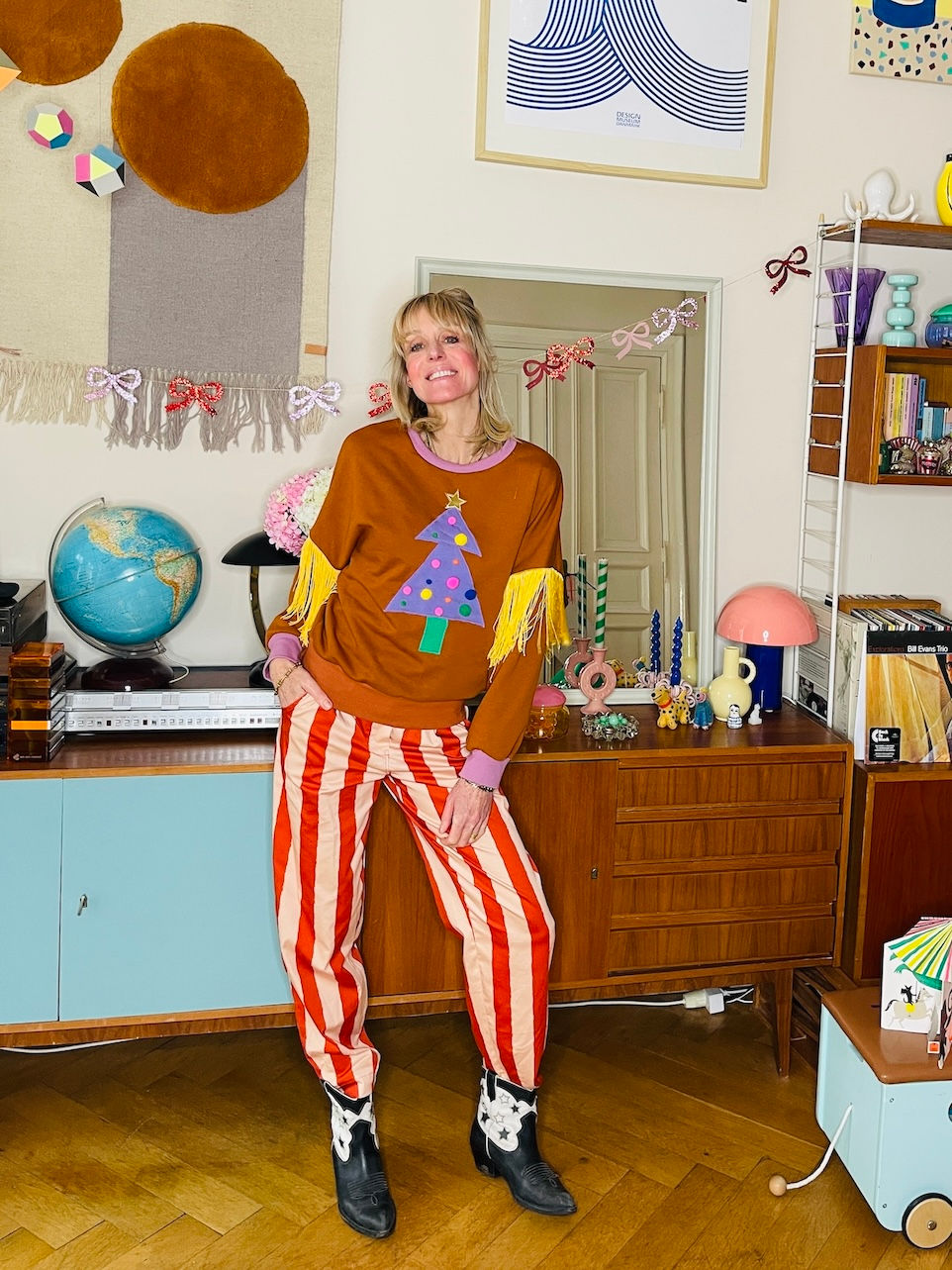 Miniaturbild: Lässige Hose Betty "DISCO STRIPES" cappuccino rostrot