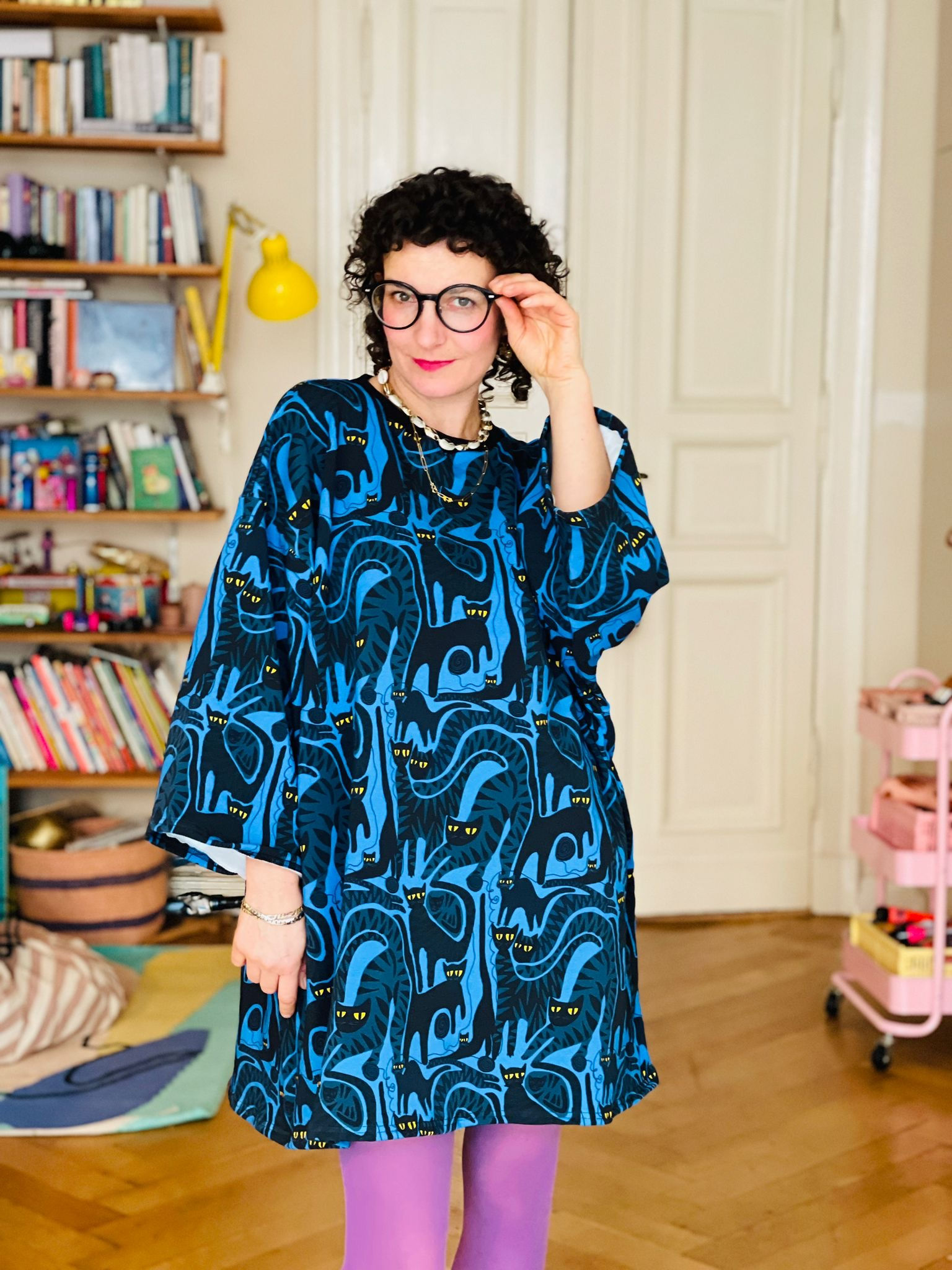 ONE LOVE Kleid "CATS BY NIGHT" aus Sweat