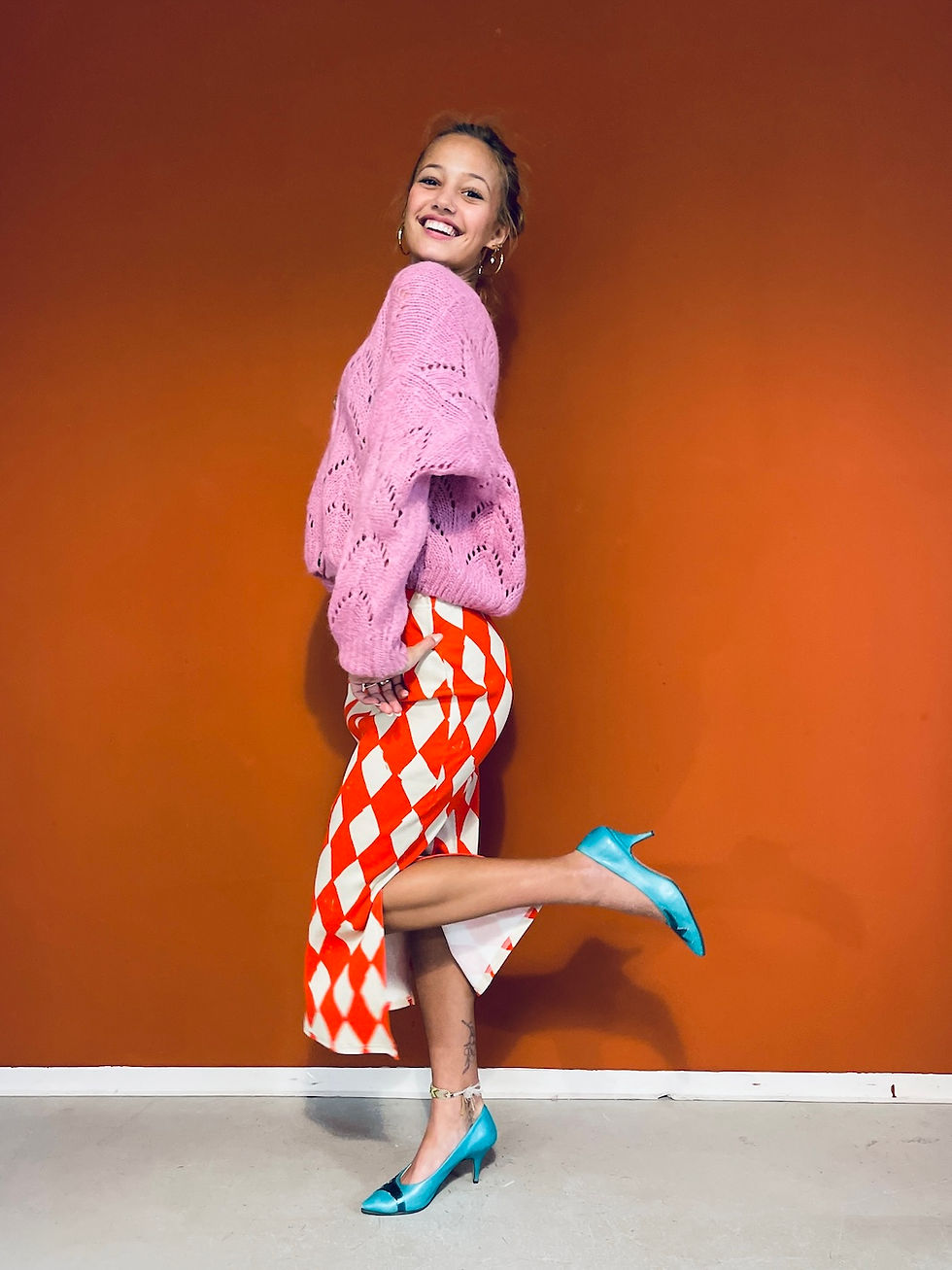 Miniaturbild: Maxi Rock mit Schlitz "HARLEKIN " rot creme