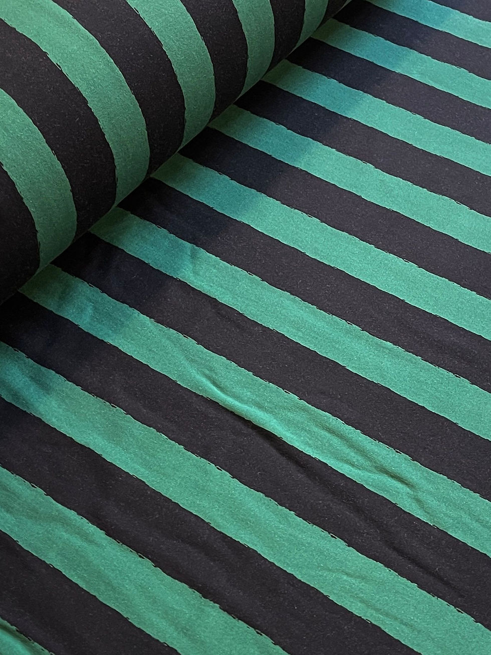 Miniaturbild: SALE 40! Meterware Kuschelsweat extra breit "DISCO STRIPES LONDON" grün schwarz