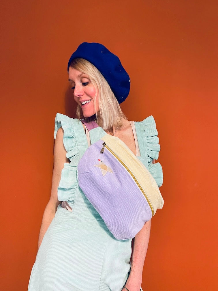 Miniaturbild: SPECIAL EDITION Crossbody Bag "PEACEBIRD FLIEDER VANILLE" mit Patch Fannypac