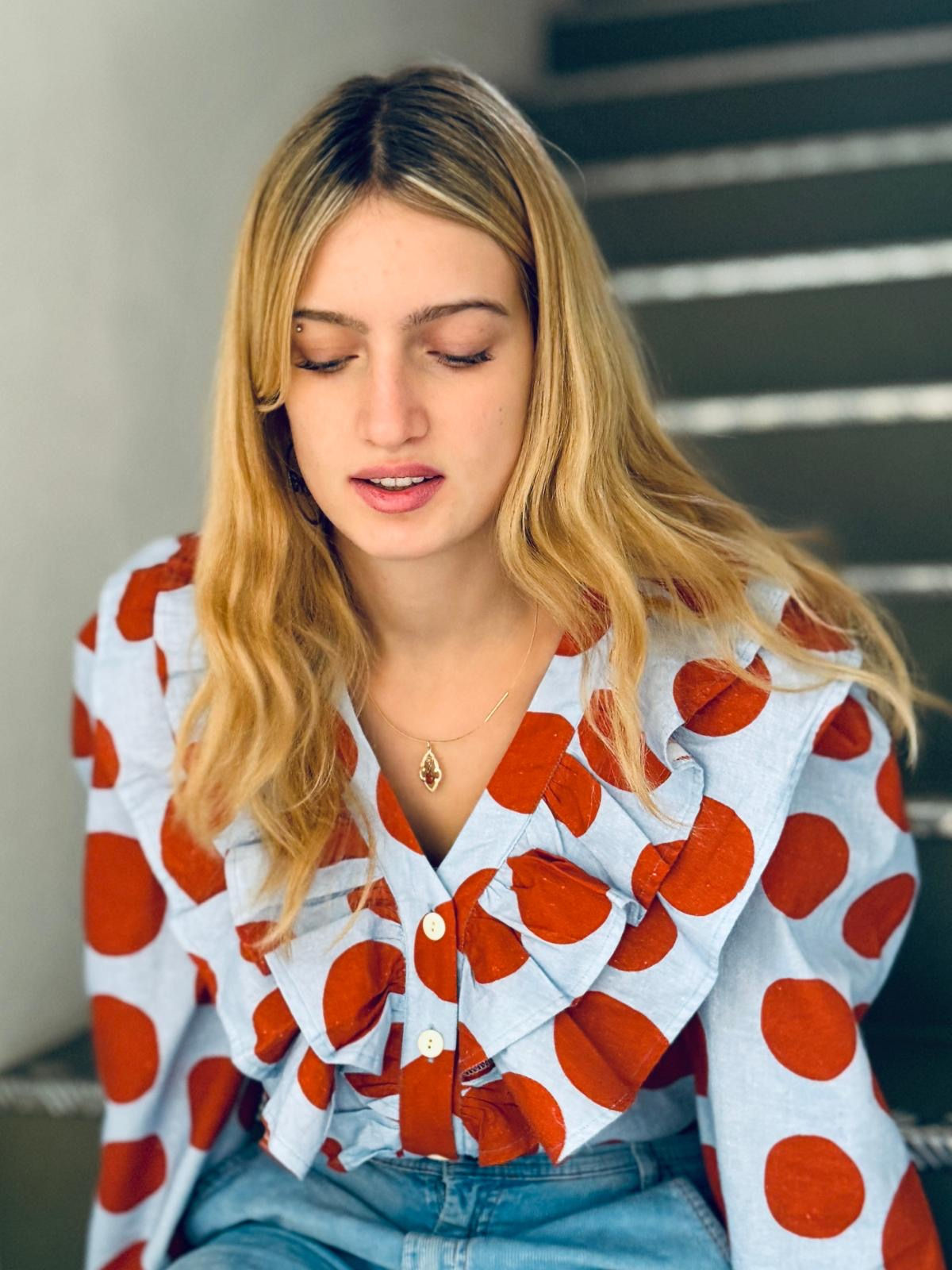 Bluse PALERMO mit Rüschen "DOTTI HELLBLAU BRAUN"