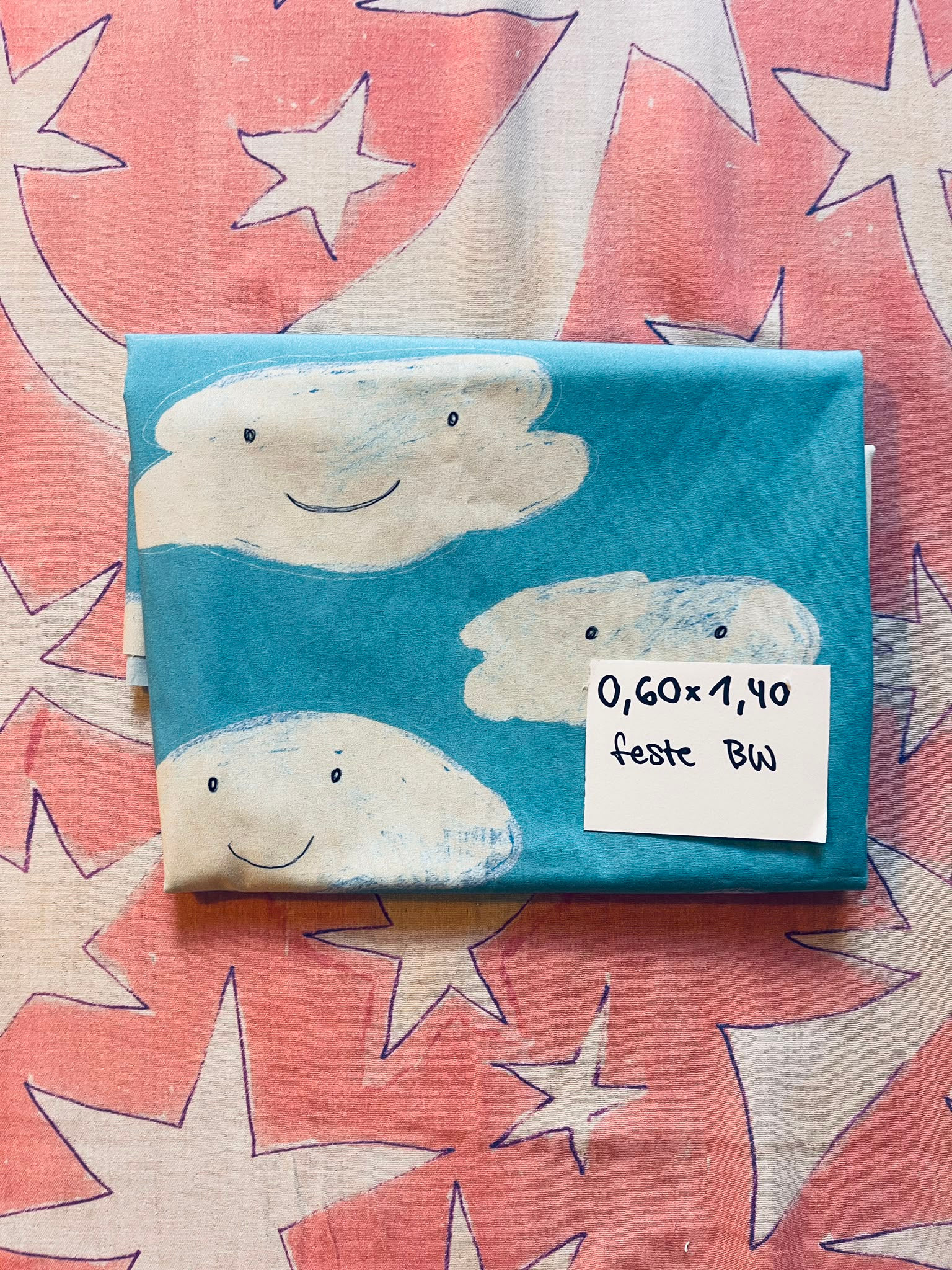 Stoffrest 0.60m x 1.40m feste Baumwolle HAPPY CLOUDS blau creme