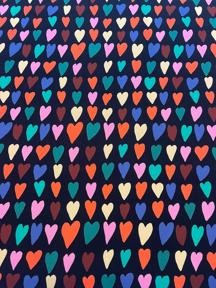 Miniaturbild: Meterware Jersey extra breit "PRIDE HEARTS" schwarz bunt