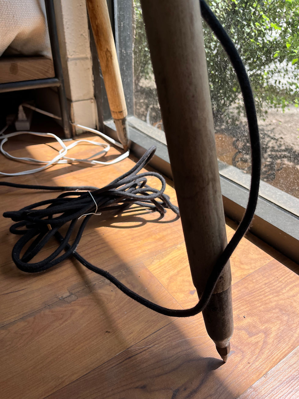 Thumbnail: Industrial tripod lamp