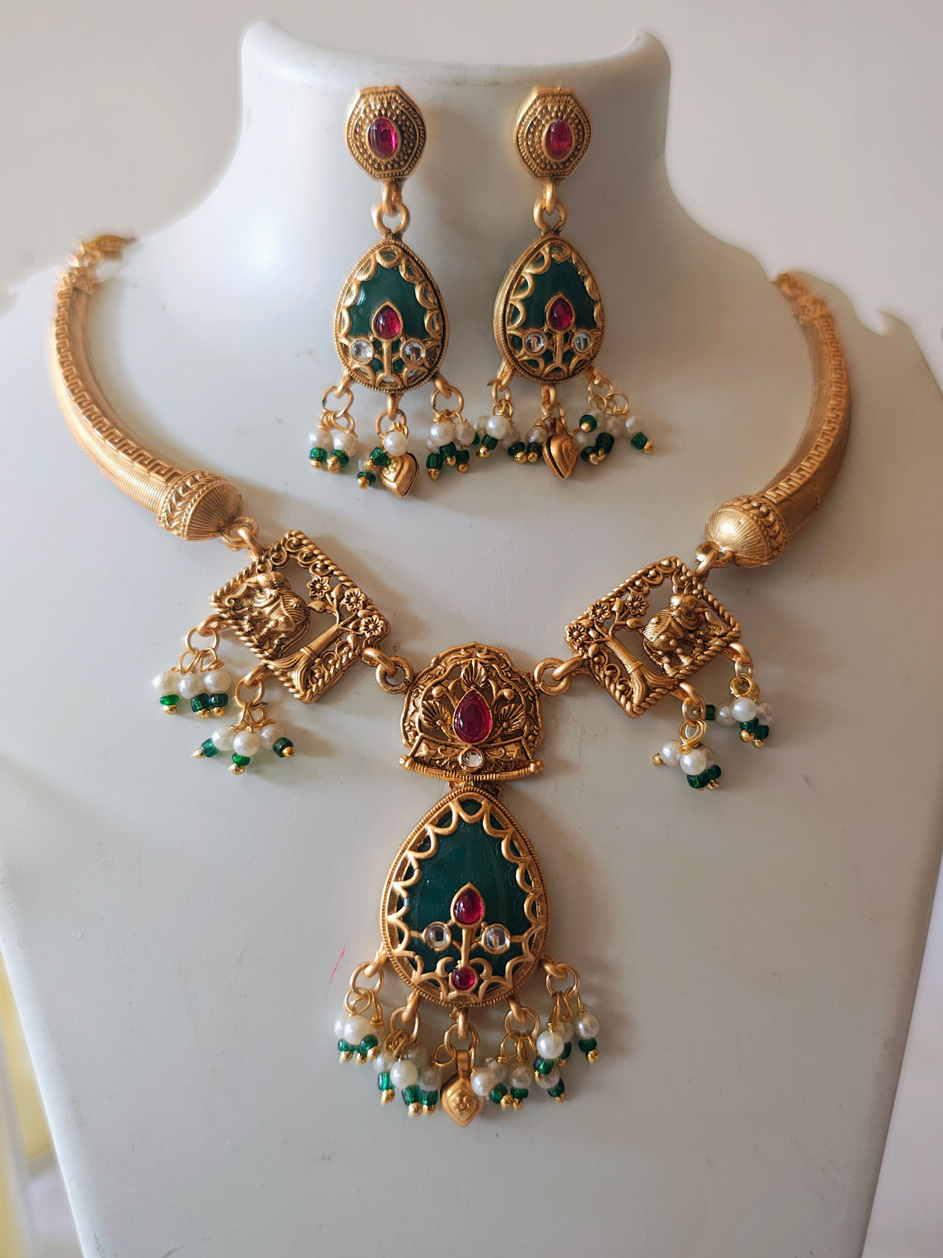 Antique Temple Teardrop Kundan Pearl Necklace Set