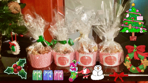 Xmas Gift GIF-downsized_large.gif