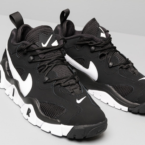 nike air barrage low olx