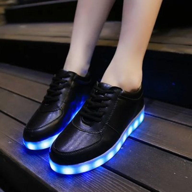 תמונה ממוזערת: סניקרס לד נשים