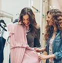 2 femmes en accompagnement shopping Yvelines, près de Versailles, Bois d'Arcy