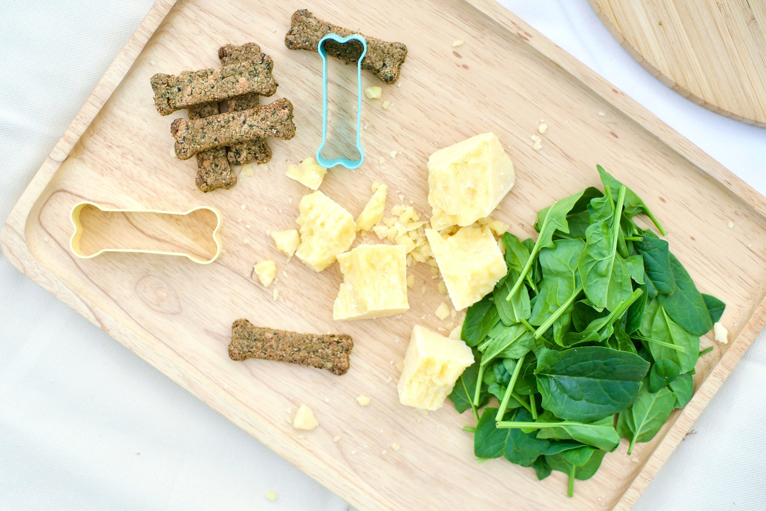 Spinach and Cheddar Cookies