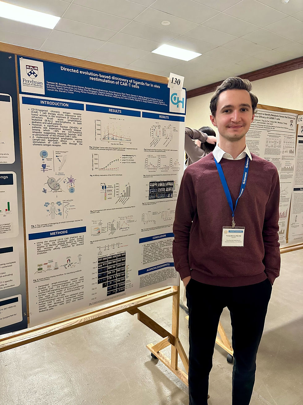 Dr. Tomasz Grzywa presenting his poster!
