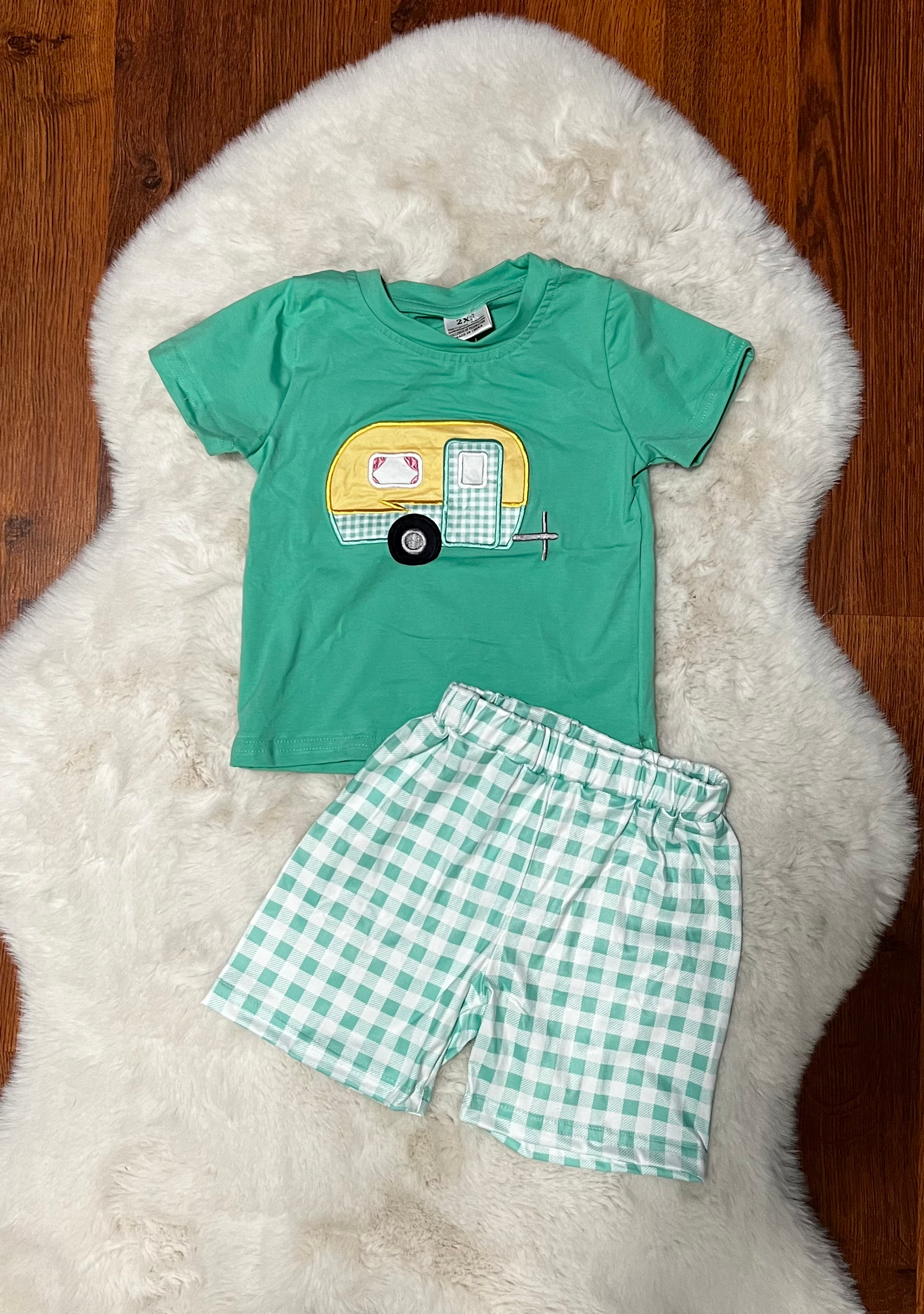 Green Camping Outfit 