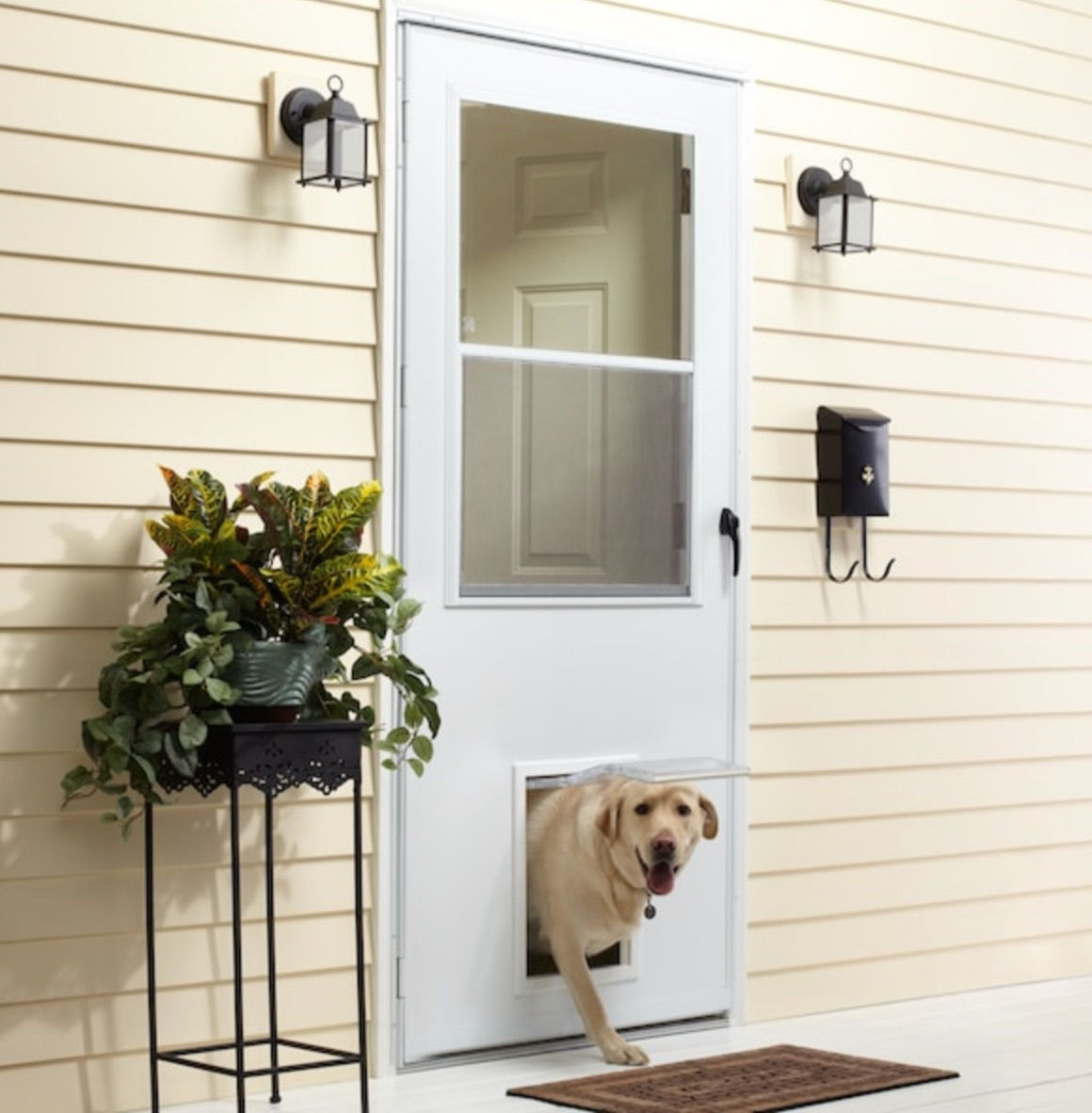 Series K900 PLUS Self-Storing with Large Pet Entry System