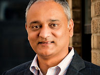 Praveen Headshot_edited_edited.jpg