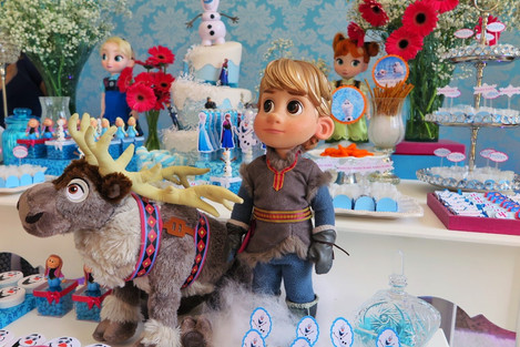 decoração festa frozen (14).jpeg