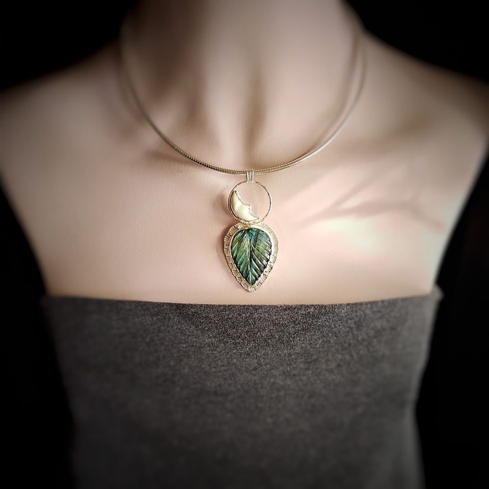 Thumbnail: Crescent Moon Spring Leaf