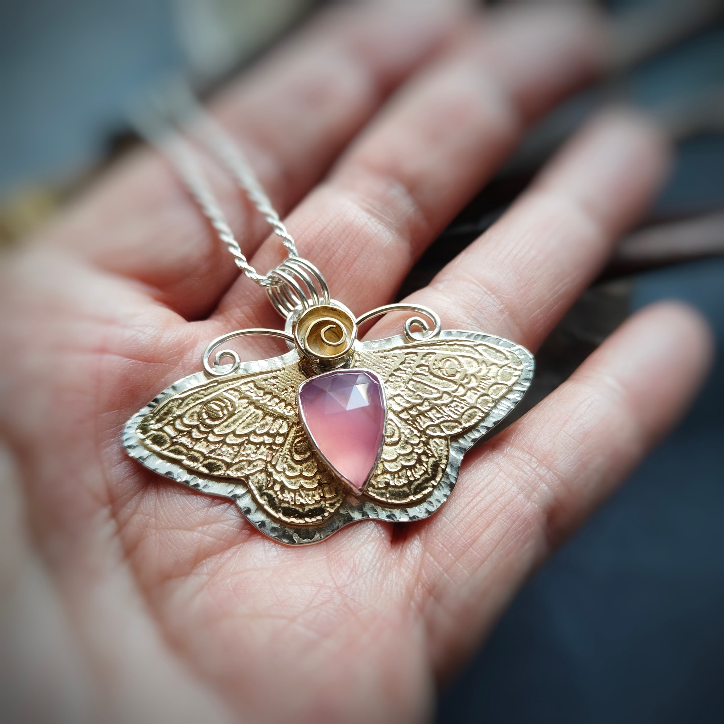 Butterfly 👐 Moth Series .. pretty in pink