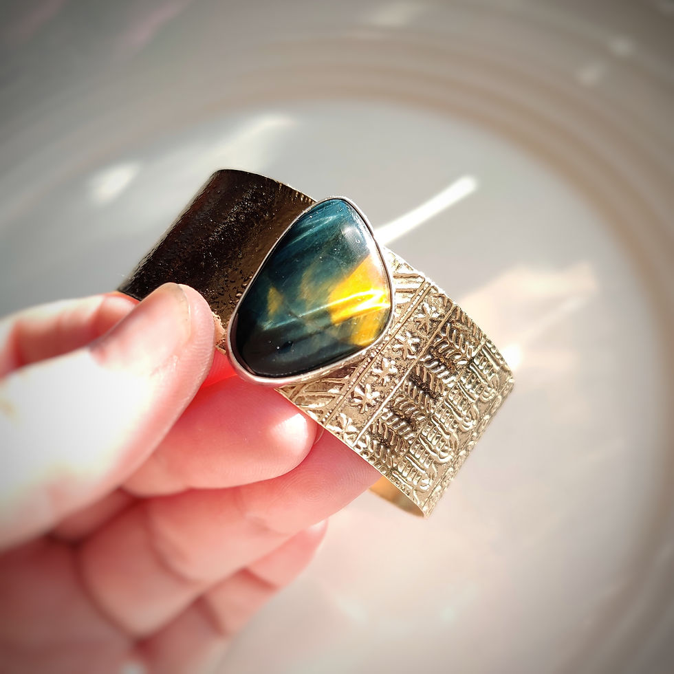 Thumbnail: Hawk's Eye rustic folk pattern cuff