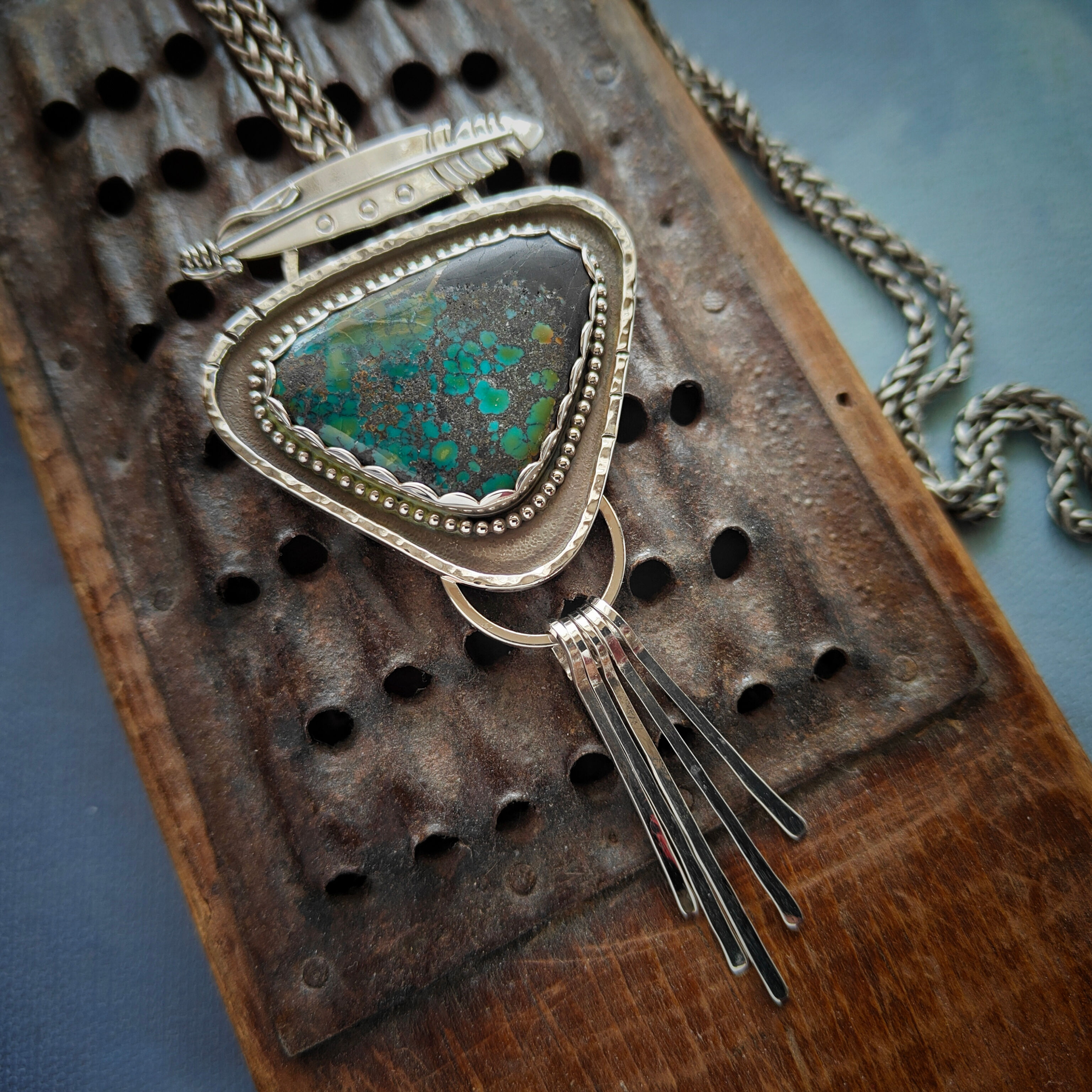 Hubei Turquoise .. feather and fringe