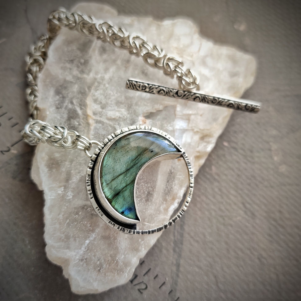 Thumbnail: Aurora Crescent Moon 