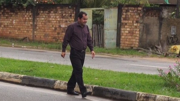 ZONA OESTE - Vereador apresenta indicação para calçamento em canteiro central na frente de escola