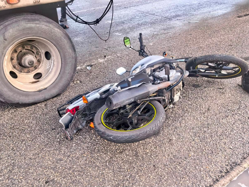 Motociclista muere en hospital tras ser arrollado por un tráiler en Playa del Carmen