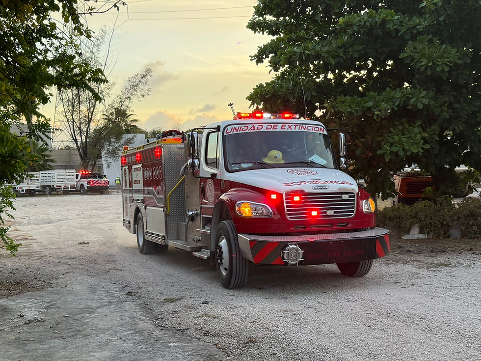 Movilización de emergencia por conato de incendio en el Boulevard Playa del Carmen.
