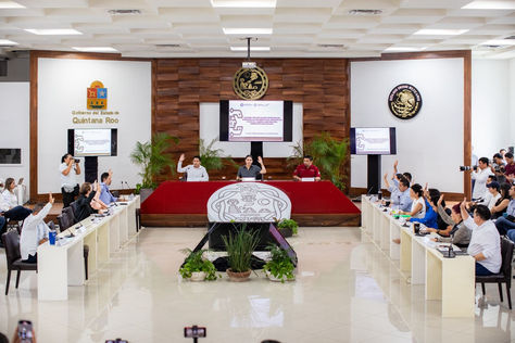 Estefanía Mercado oficializa en Cabildo que el color “Arena Playa” será el color de la ciudad, dejando atrás los colores partidistas