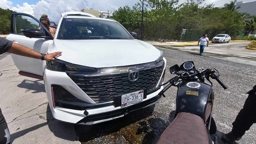 Motociclista resulta lesionado tras ser impactado por una camioneta en Playa del Carmen