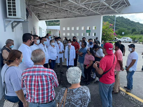 36 estudiantes son hospitalizados en Veracruz por probable intoxicación