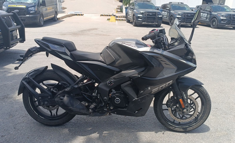 Aseguran motocicleta abandonada con señales de manipulación en Villas del Sol