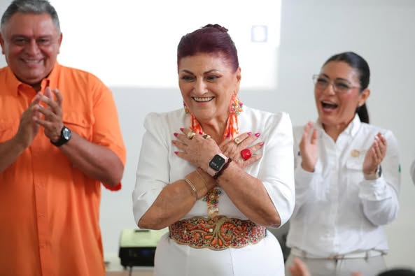 Con amor genuino por las personas, Josefina Muza demuestra que la política puede —y debe— tener alma. Su entrega, pasión y vocación de servicio se evidencian en cada acción, y este foro es una muestra palpable de ello. "Voces con Experiencia" no es solo un nombre: es un llamado al reconocimiento, al respeto y a la acción.