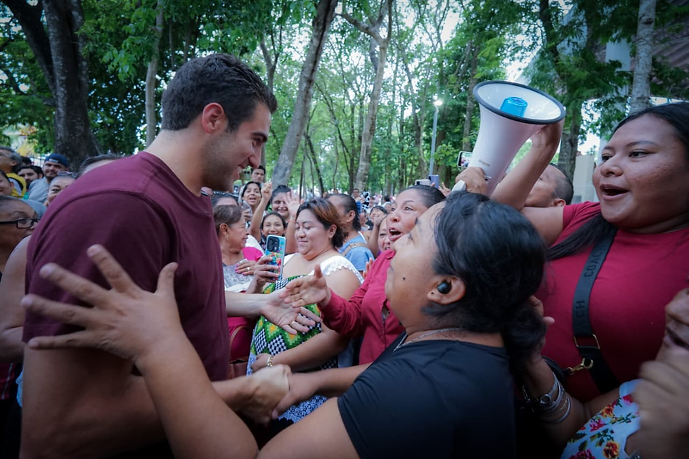 Morena muestra músculo en Playa del Carmen; más de 2 mil respaldan a Gino Segura