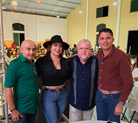 Humberto Lara encabeza “La Navidad de Nosotros los Pobres 2025” en la zona continental de Isla Mujeres.